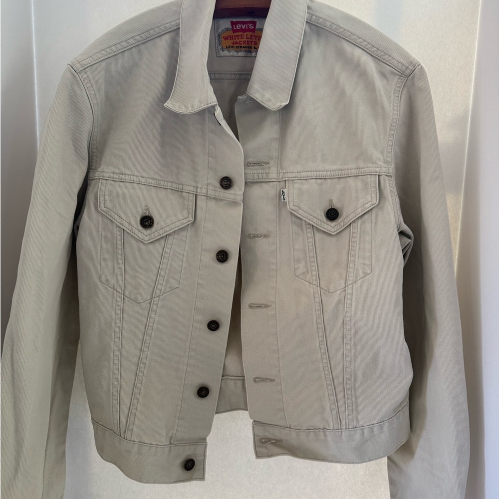 vintage Levi’s jacket made in Italy off-white or very light grey